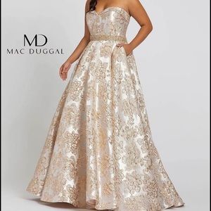 Mac Duggal prom dress